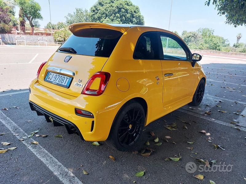 Giallo Usata 2018 Abarth 595 Pista Due volumi | 16.500 € (Buon prezzo) - Immagine 1/4