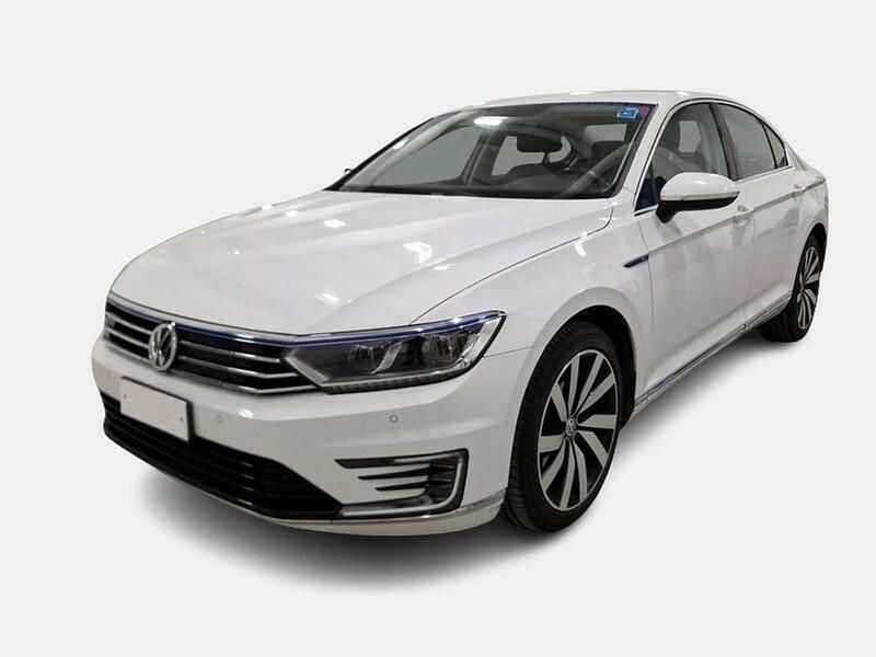 Bianco Usata 2017 VW Passat GTE Tre volumi | 14.400 € (Buon prezzo) - Immagine 1/4