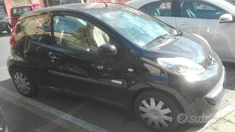 Usata Peugeot 107 68 CV (50 kW) 2008 Utilitaria