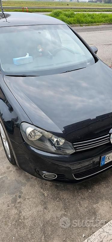 Usata VW Golf VI 102 CV (75 kW) 2010 Nero Utilitaria