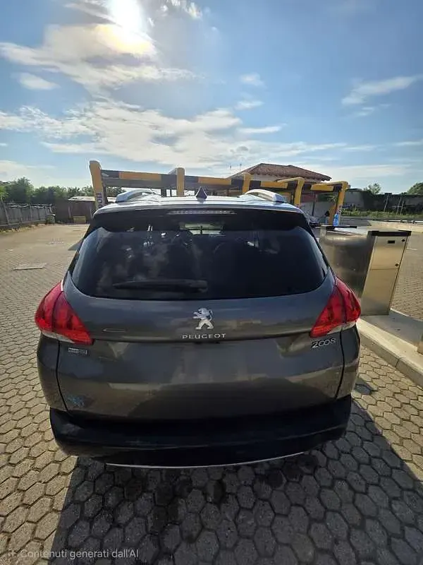 Usata Peugeot 2008 Allure 120 CV (88 kW) 2016 Grigio SUV