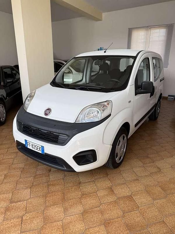 Bianco Usata 2016 Fiat Qubo Dynamic Monovolume | 8900 € (Buon prezzo) - Immagine 1/4