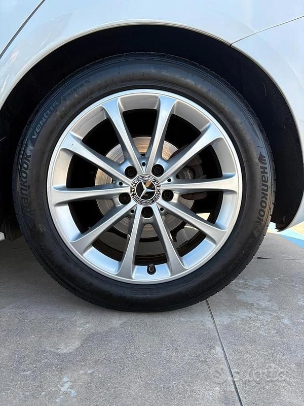 Usata Mercedes A200 150 CV (110 kW) 2019 Bianco Berlina