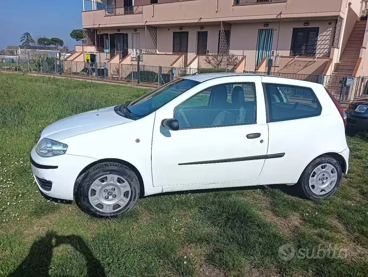 Usata Fiat Punto 60 CV (44 kW) 2007 Bianco Utilitaria