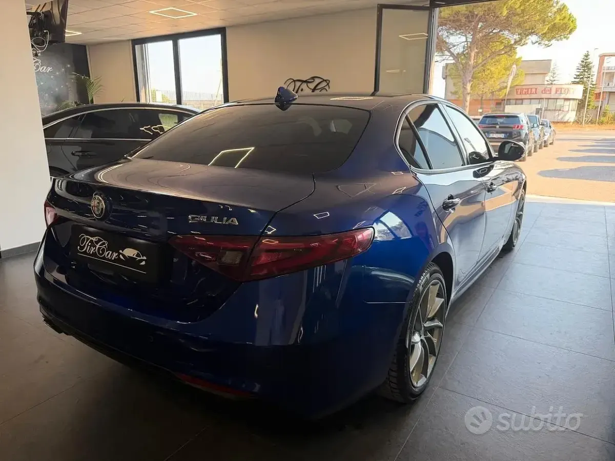Usata Alfa Romeo Giulia Sprint 160 CV (117 kW) 2021 Bluazzurro Berlina