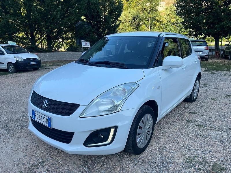 Bianco Usata 2016 Suzuki Swift Due volumi | 6550 € (Buon prezzo) - Immagine 1/4