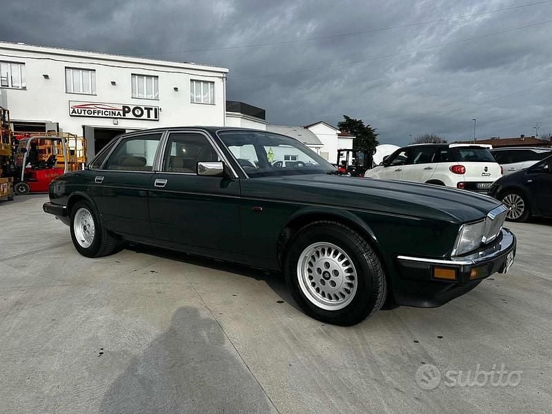 Usata Jaguar XJ Sovereign 213 CV (156 kW) 1988 Verde Berlina