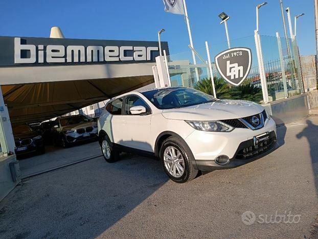 Bianco perlato Usata 2015 Nissan Qashqai SUV | 12.400 € (Buon prezzo) - Immagine 1/4