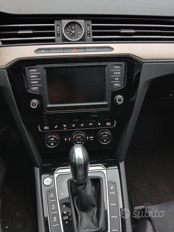 Usata VW Passat R-line 190 CV (139 kW) 2017 Bianco Station wagon
