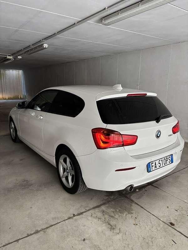 Usata BMW 116 Advantage 116 CV (85 kW) 2015 Bianco Utilitaria