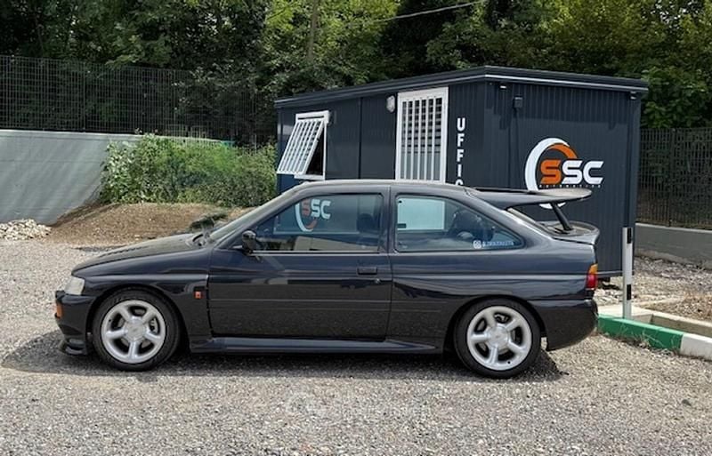 Usata Ford Escort RS 220 CV (161 kW) 1994 Gray Berlina