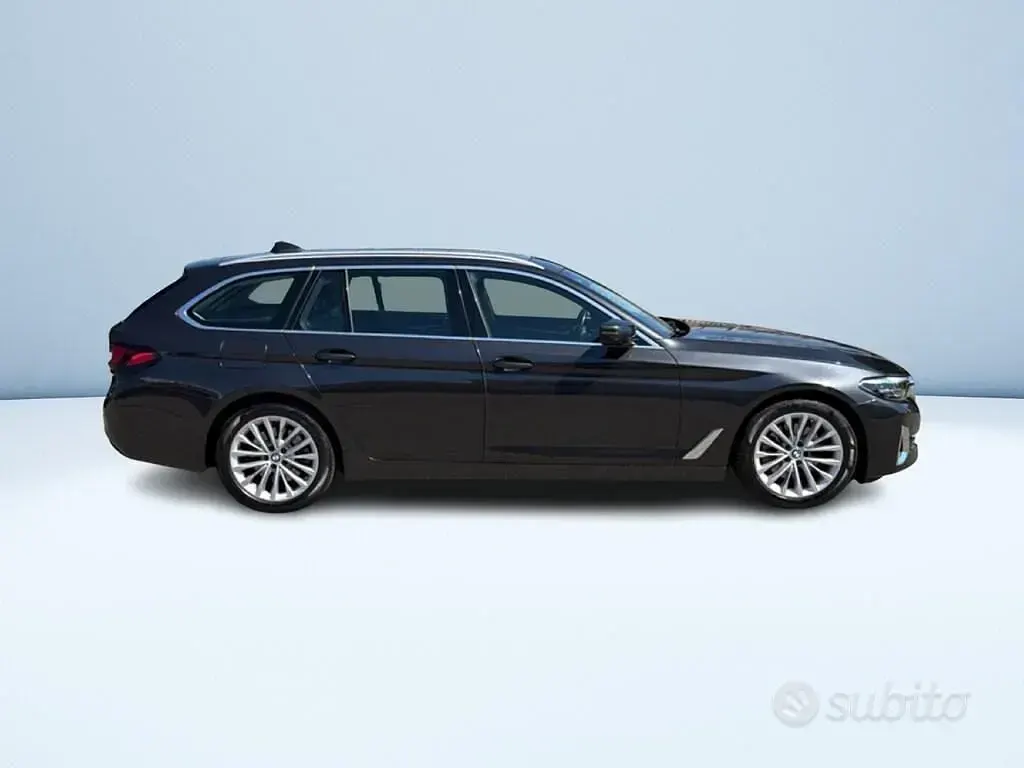 Usata BMW 520 Luxury Line 190 CV (139 kW) 2021 Grigio Berlina