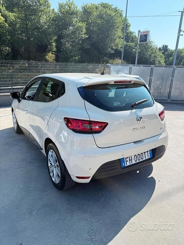 Usata Renault Clio GrandTour Life 75 CV (55 kW) 2017 Beige Station wagon