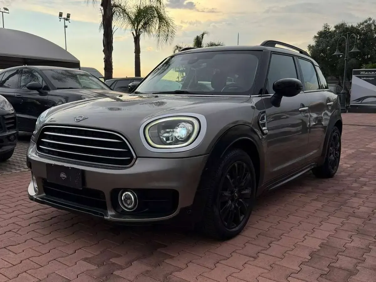Usata Mini Cooper D Countryman Hype 150 CV (110 kW) 2019 Viola SUV