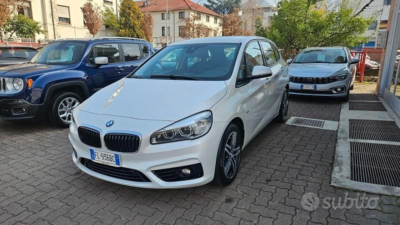 Usata BMW 218 Active Tourer Sport Line 150 CV (110 kW) 2017 Bianco Monovolume