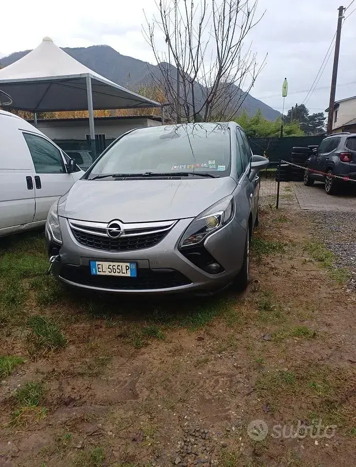 Usata Opel Zafira Tourer 131 CV (96 kW) 2012 Grigio Monovolume