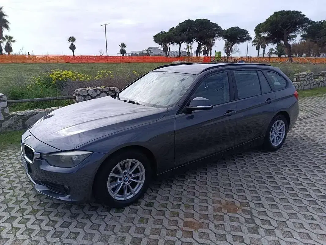 Usata BMW 318 143 CV (105 kW) 2014 Grigio Station wagon
