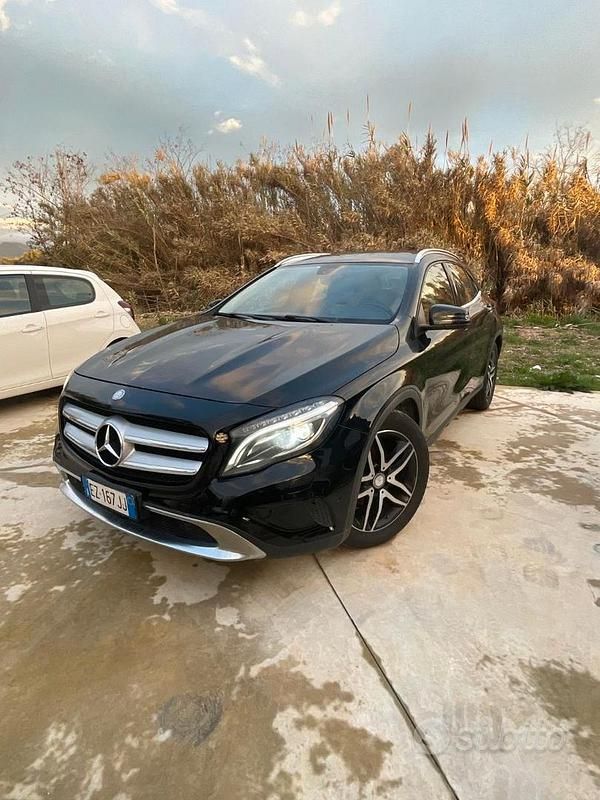 Usata Mercedes GLA200 136 CV (100 kW) 2015 Nero SUV