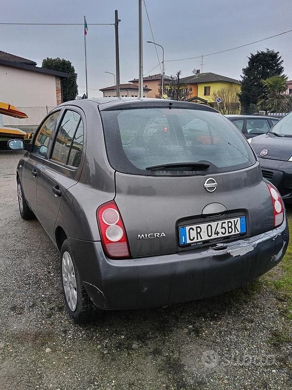Usata Nissan Micra Visia 80 CV (58 kW) 2004 Grigio Berlina