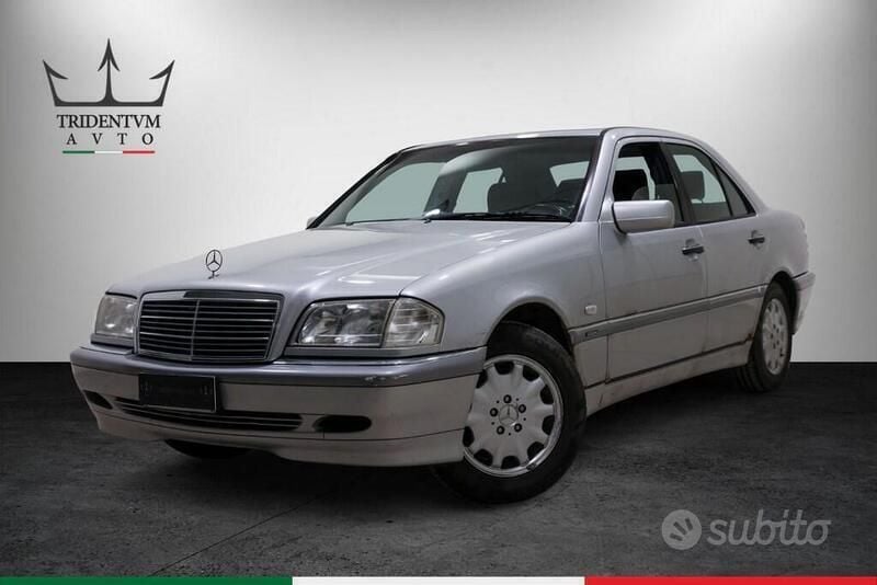 Argento Usata 1997 Mercedes C180 Elegance Tre volumi | 3900 € (Ottimo prezzo) - Immagine 1/4