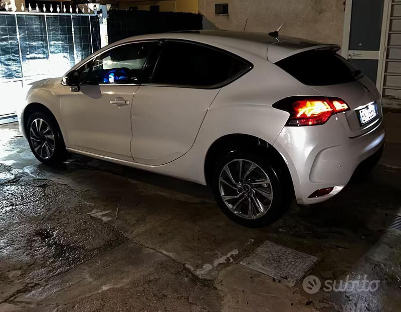 Usata Citroën DS4 120 CV (88 kW) 2012 Bianco Utilitaria