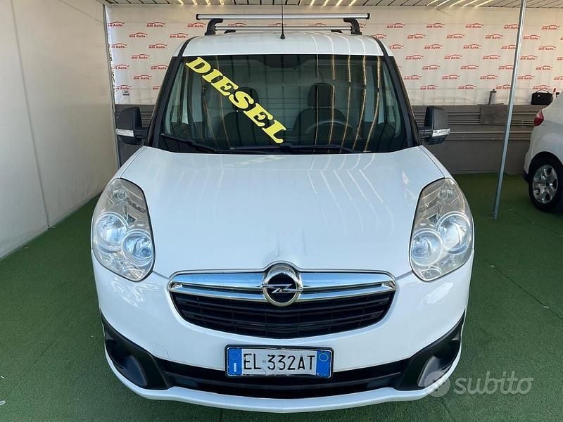 Occasion Opel Combo 105 ch (77 kW) 2012 Blanc Monospace