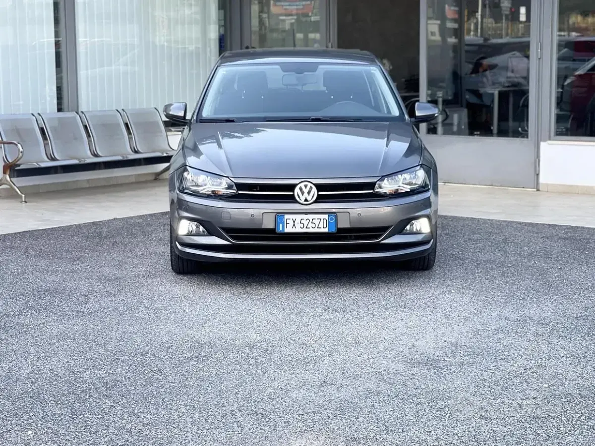 Usata VW Polo 90 CV (66 kW) 2019 Grigio Utilitaria
