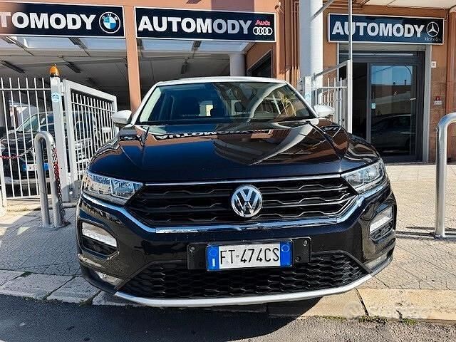 Usata VW T-Roc Style 116 CV (85 kW) 2018 Nero SUV