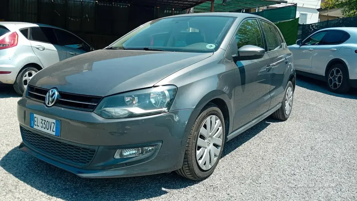 Usata VW Polo Comfortline 75 CV (55 kW) 2012 Grigio Utilitaria
