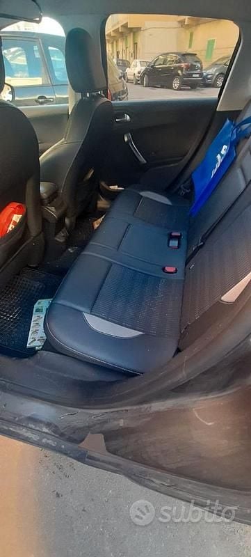 Usata Peugeot 2008 Allure 120 CV (88 kW) 2019 Grigio SUV