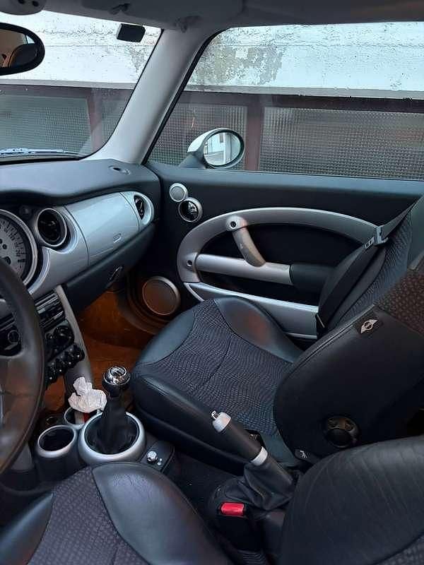 Begagnad Mini Cooper 116 HK (85 kW) 2003 Halvkombi