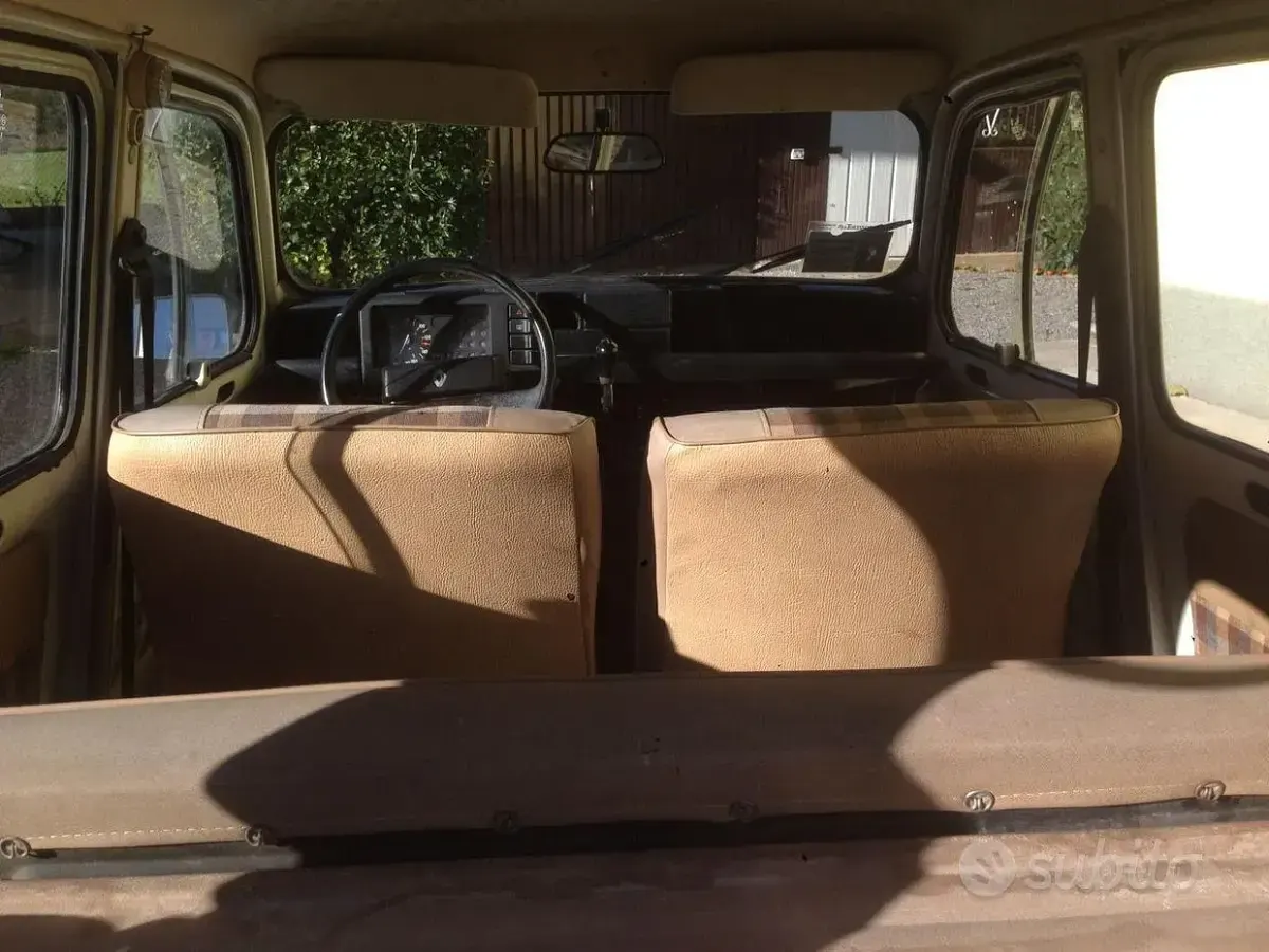 Usata Renault R4 34 CV (25 kW) 1984 Bianco Utilitaria