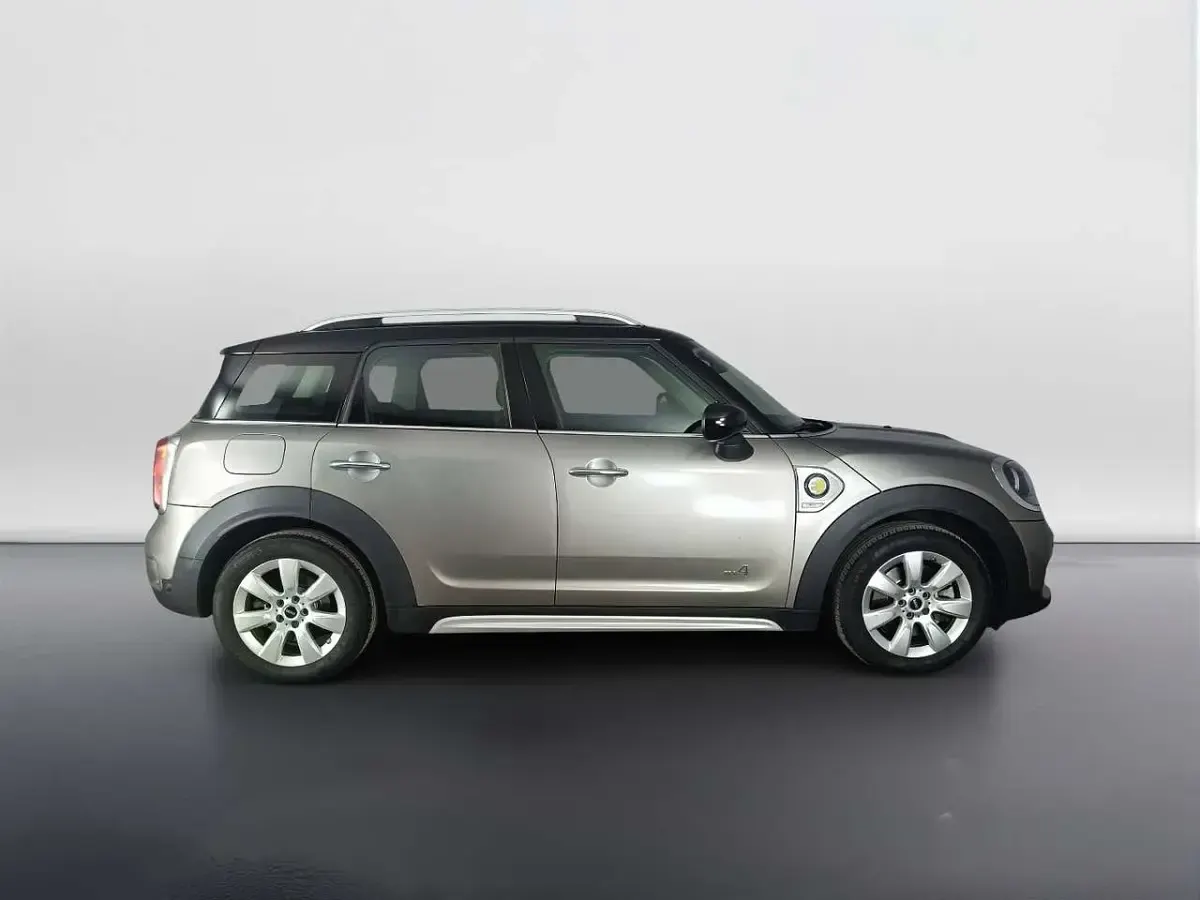Käytetty Mini Cooper S Countryman 136 HP (100 kW) 2020 Hopea Katumaasturi
