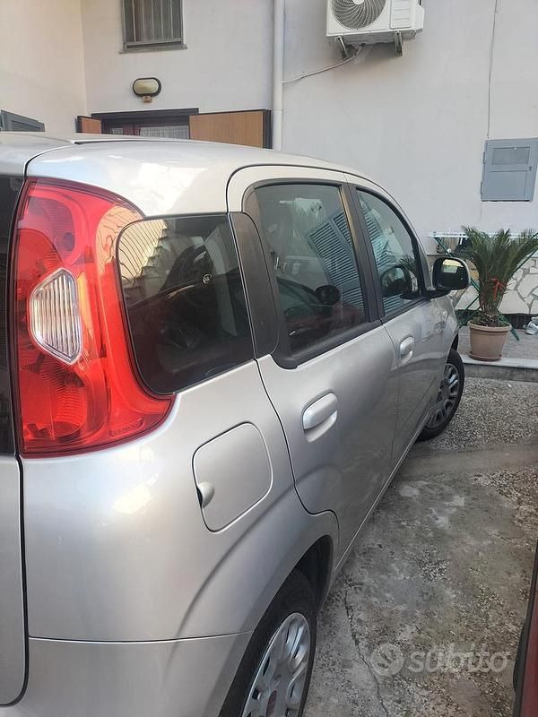 Usata Fiat Panda 69 CV (50 kW) 2018 Grigio Berlina