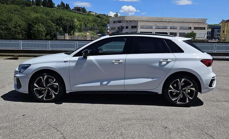 Usata Audi A3 S-Line 245 CV (180 kW) 2023 Bianco Berlina