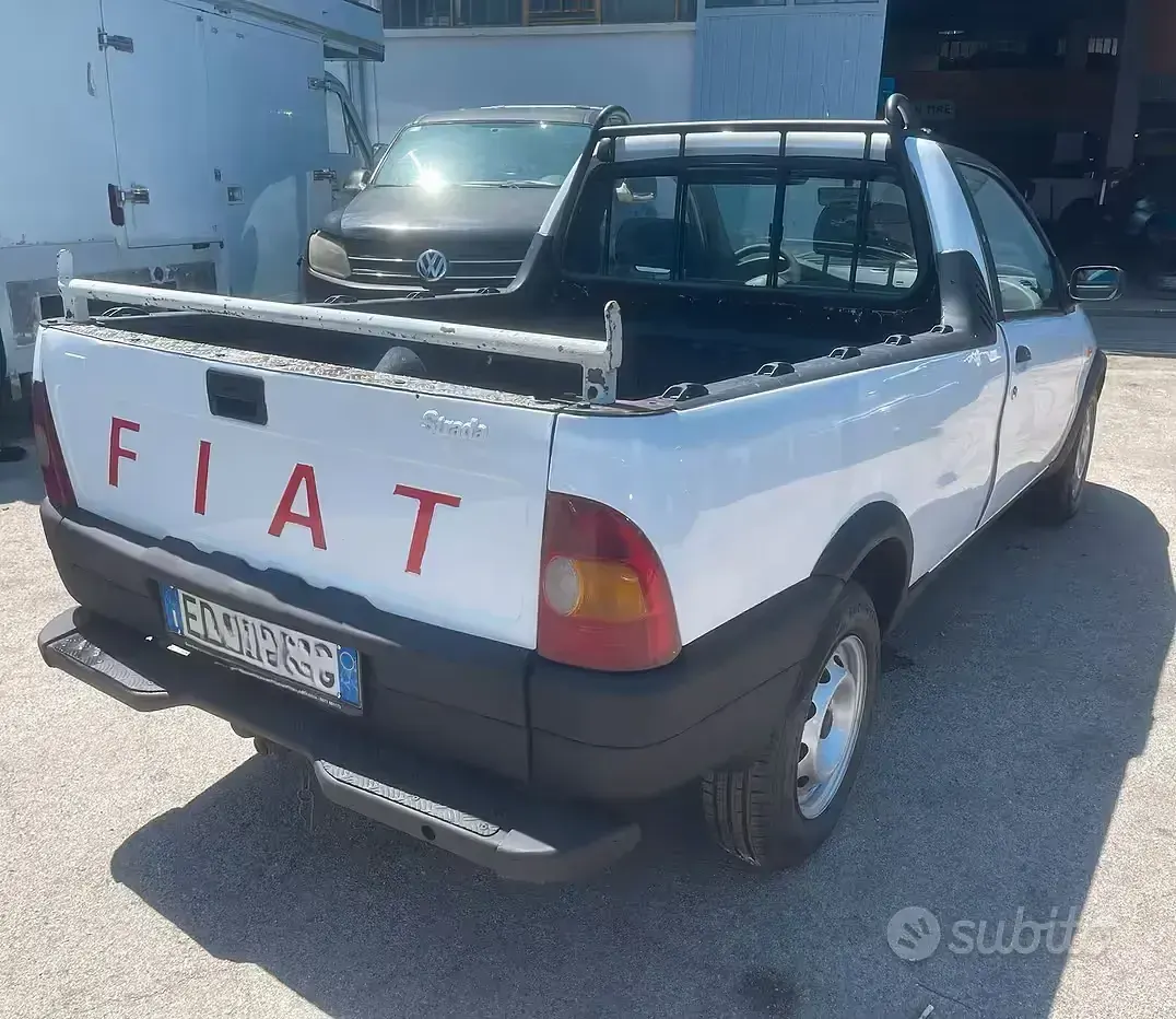 Usata Fiat Strada 69 CV (50 kW) 2000 Bianco Pick-up