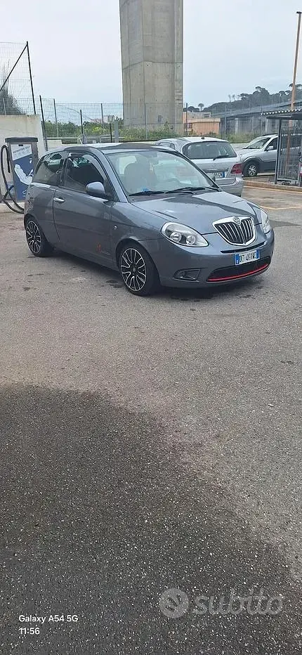Usata Lancia Ypsilon 60 CV (44 kW) 2010 Grigio Utilitaria