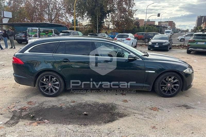 Usata Jaguar XF Sportbrake Business Edition 163 CV (119 kW) 2014 Verde Station wagon