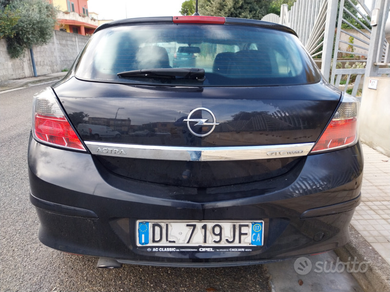 Usato 2007 Opel Astra GTC 1.6 Benzin 180 CV (2.800 €)