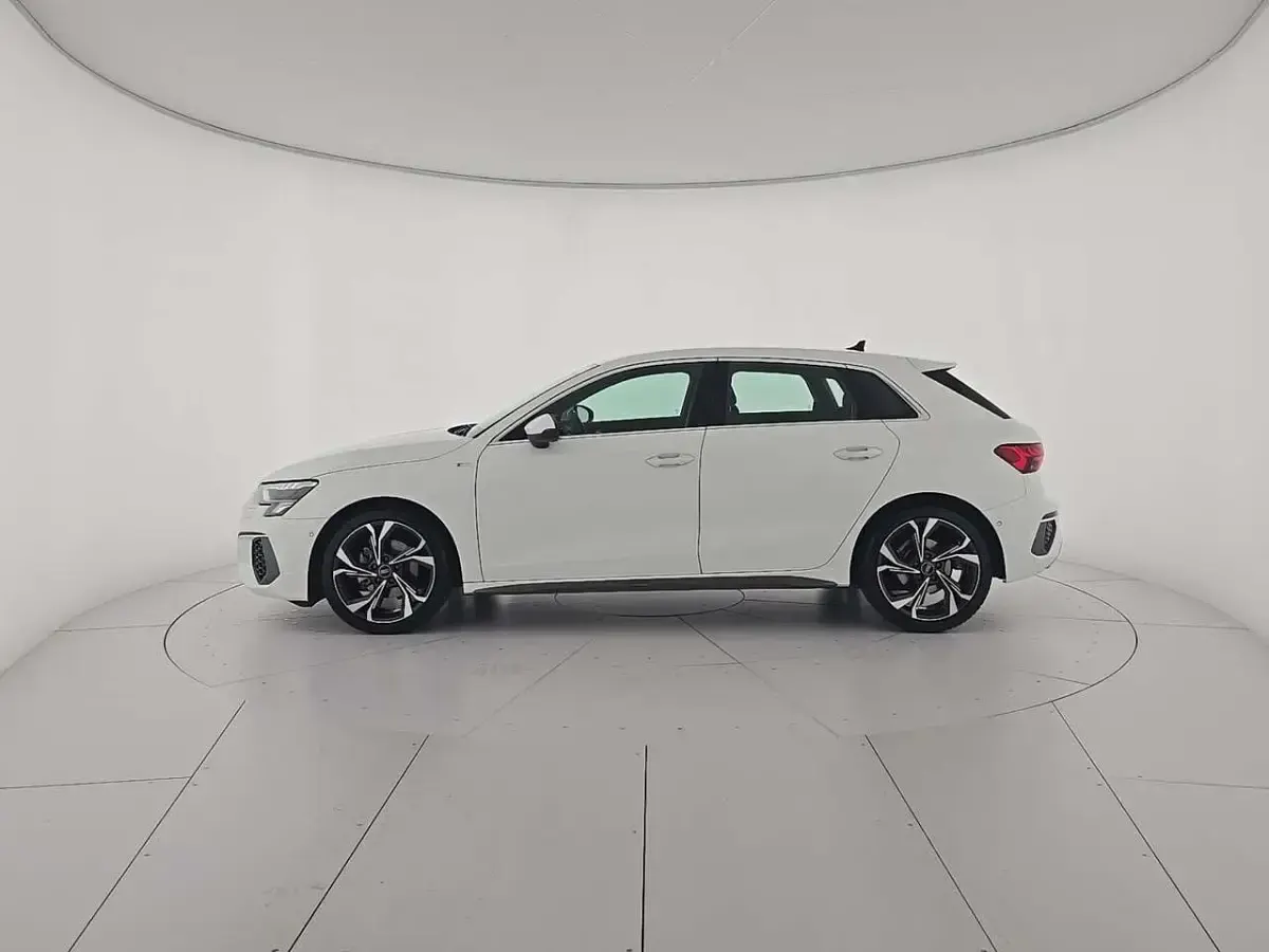 Usata Audi A3 S-Line 110 CV (80 kW) 2023 Bianco Berlina