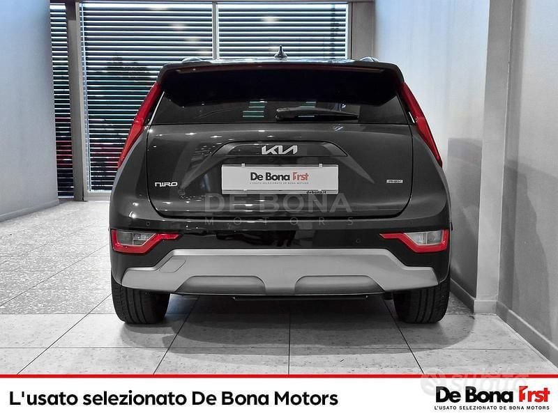 Käytetty Kia Niro Style 184 HP (135 kW) 2022 Harmaa Katumaasturi