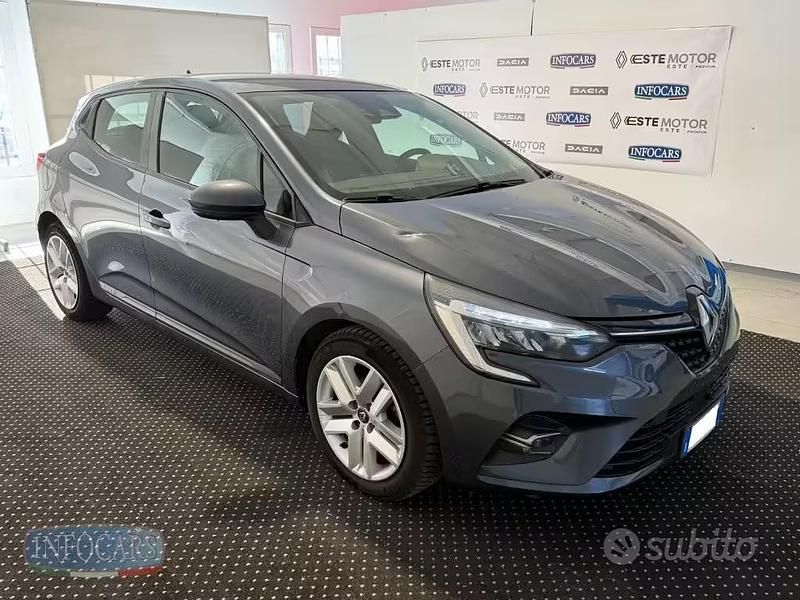 Usata Renault Clio V Business 90 CV (66 kW) 2021 Grigio metallizzato Berlina