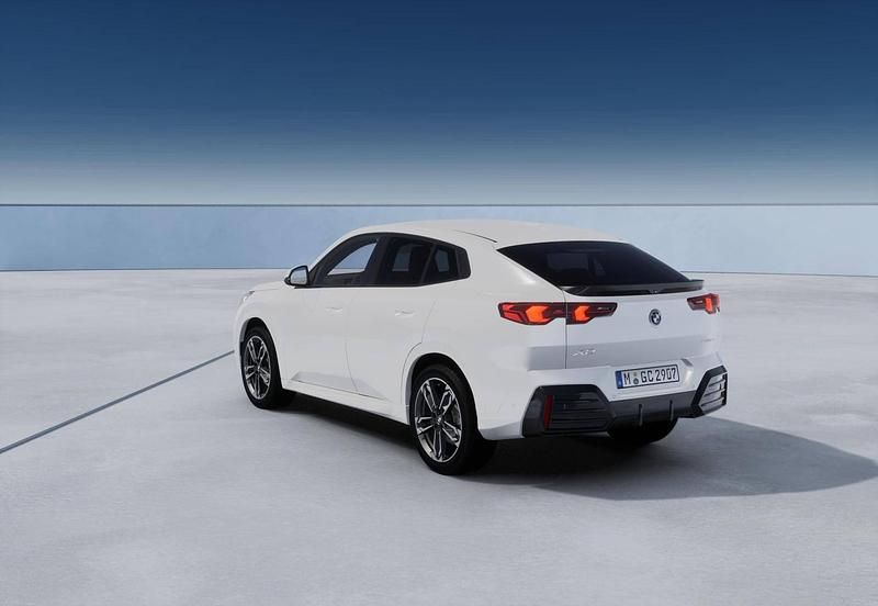 Ny BMW X2 M Sport 150 HK (110 kW) 2025 Vit SUV