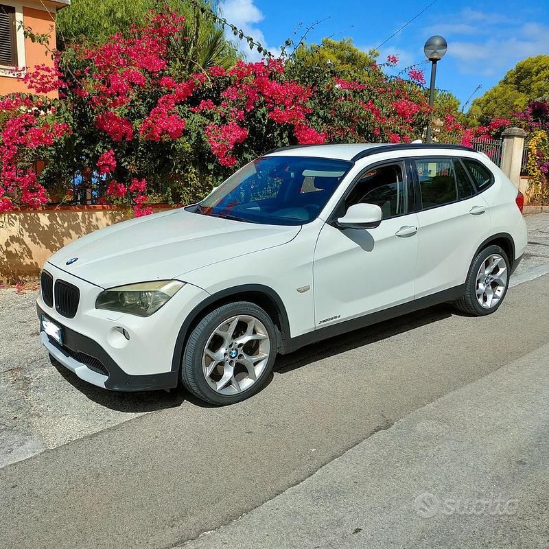 Bianco Usata 2009 BMW X1 Efficient Dynamics SUV | 7000 € (Buon prezzo) - Immagine 1/4