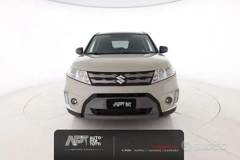 Usata Suzuki Vitara 120 CV (88 kW) 2017 Beige SUV