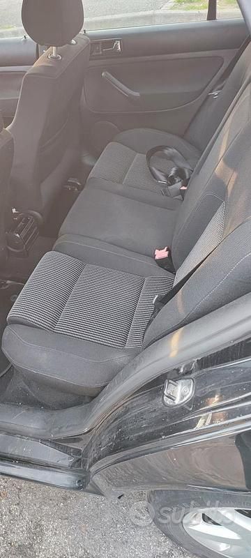 Usata VW Golf IV 2003 Nero Utilitaria