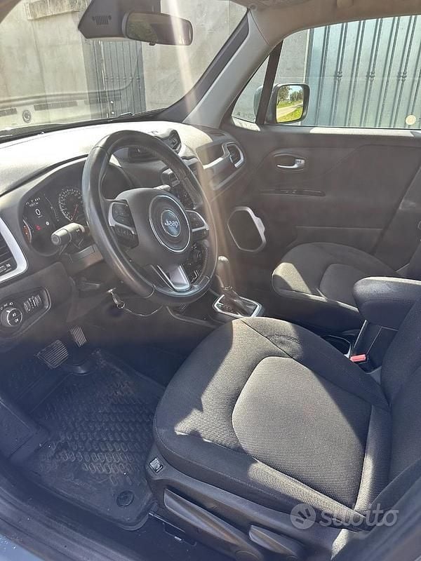 Occasion Jeep Renegade 120 ch (88 kW) 2018 Gris SUV