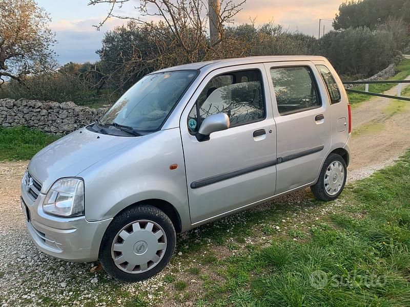 Usata Opel Agila 2002 Grigio Berlina
