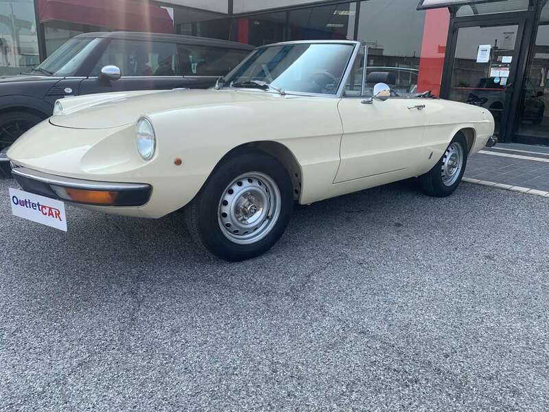 Usata Alfa Romeo 2000 87 CV (63 kW) 1973 Panna Cabrio