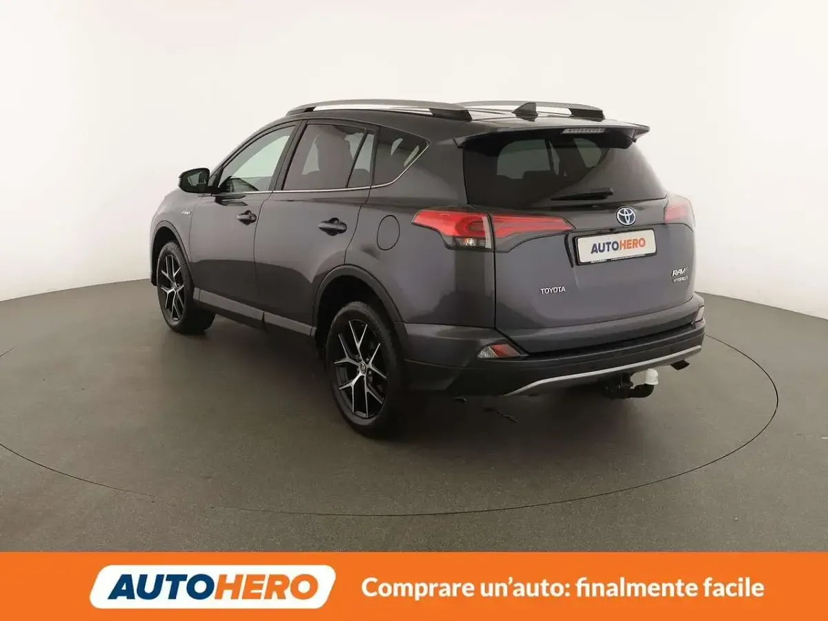Usata Toyota RAV4 Hybrid Style 155 CV (114 kW) 2017 Grigio SUV